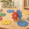 外周に溝のある花形のピース